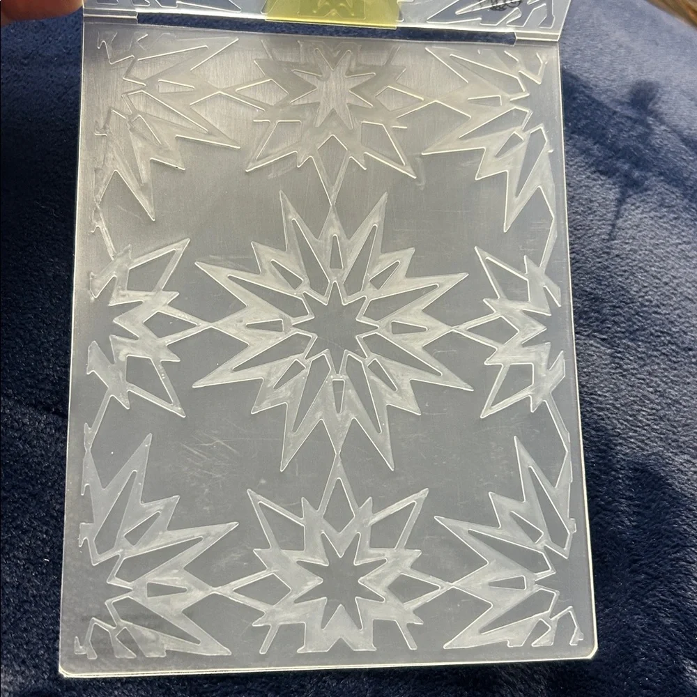 Like New Anna Griffin Cuttlebug Cricut Christmas Embossing Folders Set of 3 snow